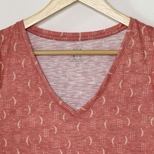 TITLE NINE Sleeveless V-Neck Tank Top Shirt Women's L Peach Knit Athletic Summer